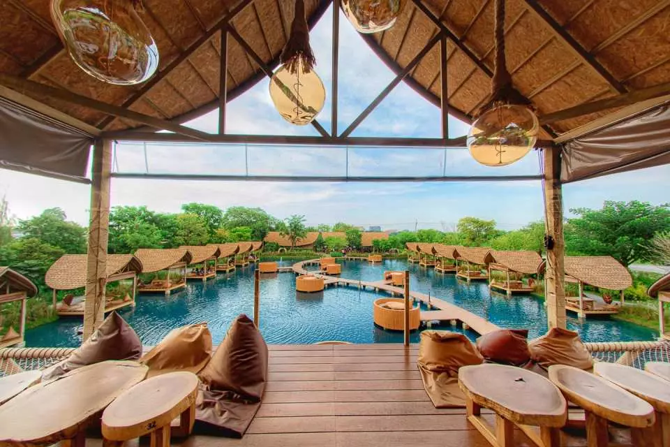 泰國版馬爾地夫水上餐廳Bubble in the forest cafe