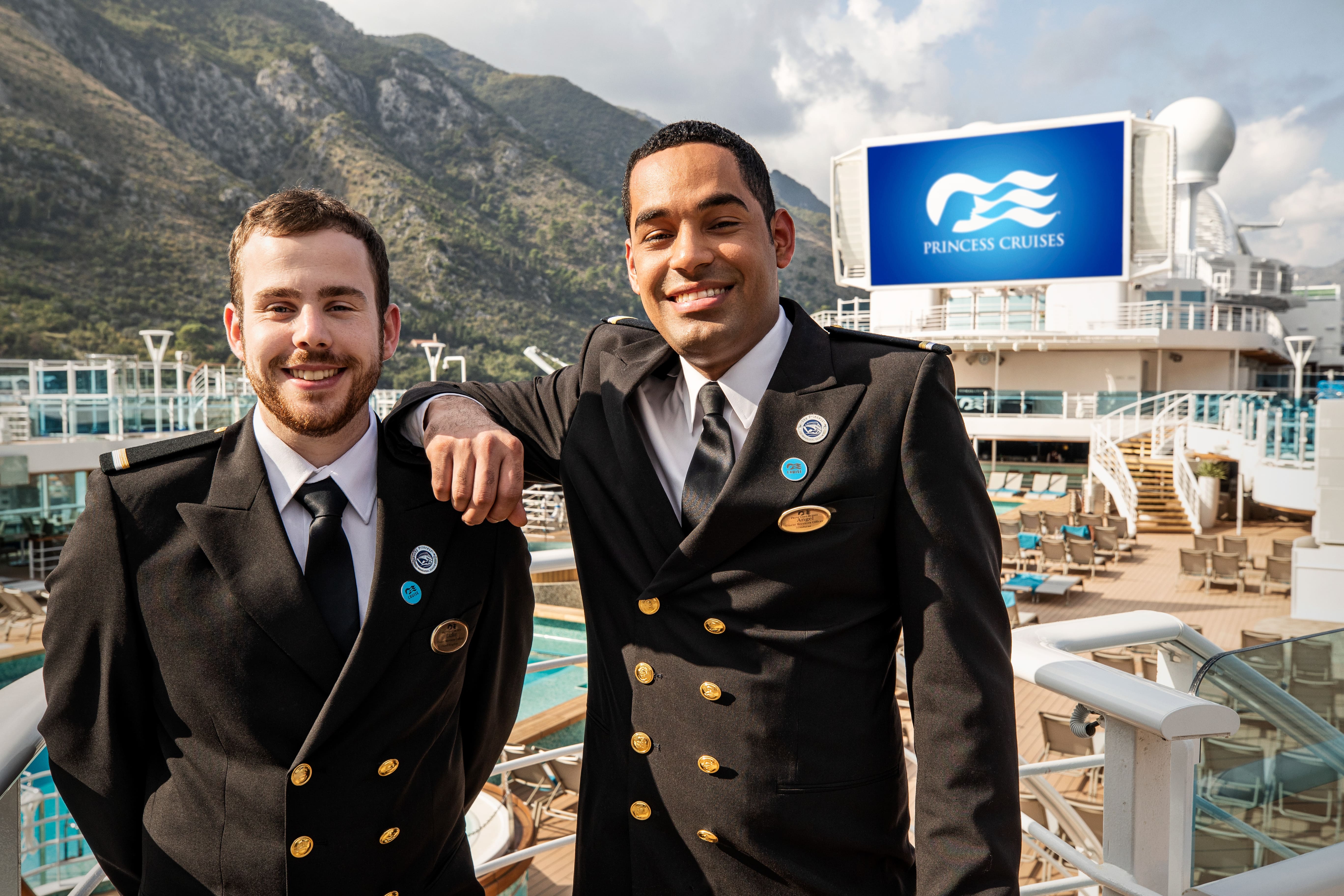 誠摯歡迎您登船